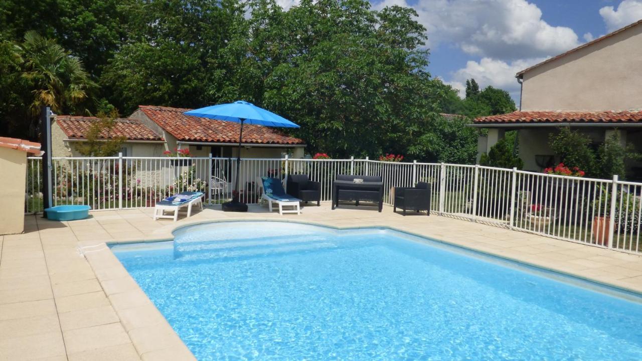 Les Deux Rivieres Apartment Les Touches-de-Perigny Luaran gambar